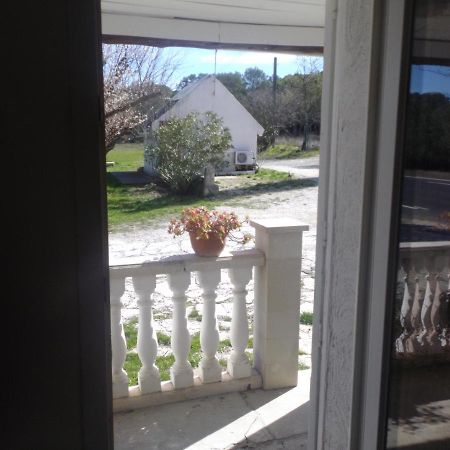 Auberge Des Garrigues Nîmes Zewnętrze zdjęcie