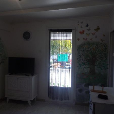Auberge Des Garrigues Nîmes Zewnętrze zdjęcie