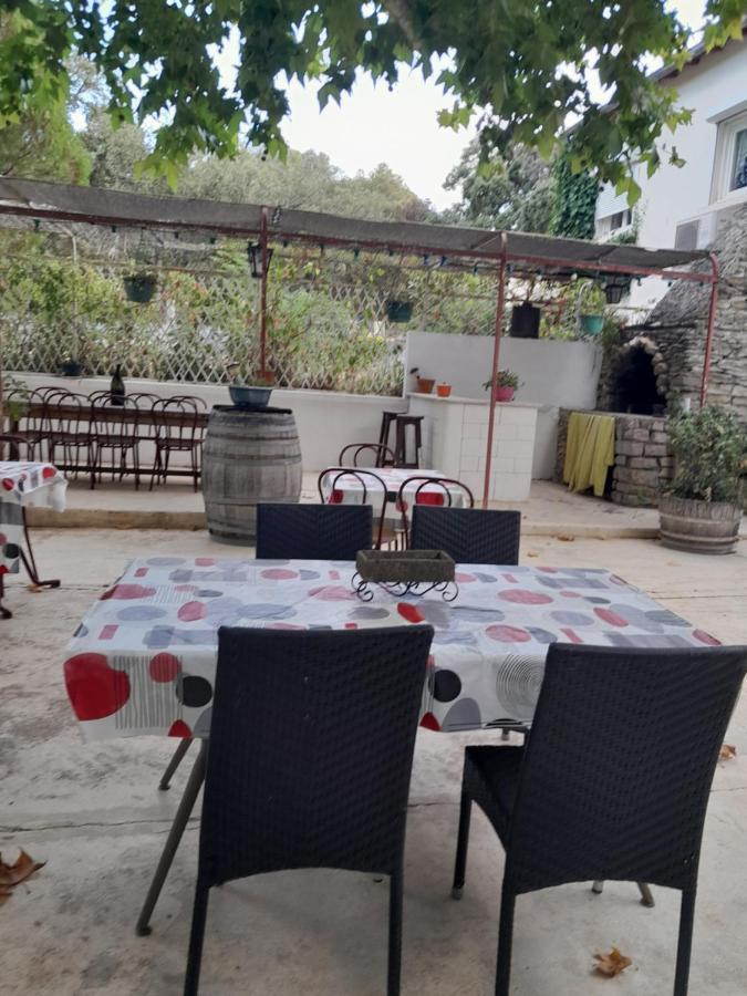 Auberge Des Garrigues Nîmes Zewnętrze zdjęcie