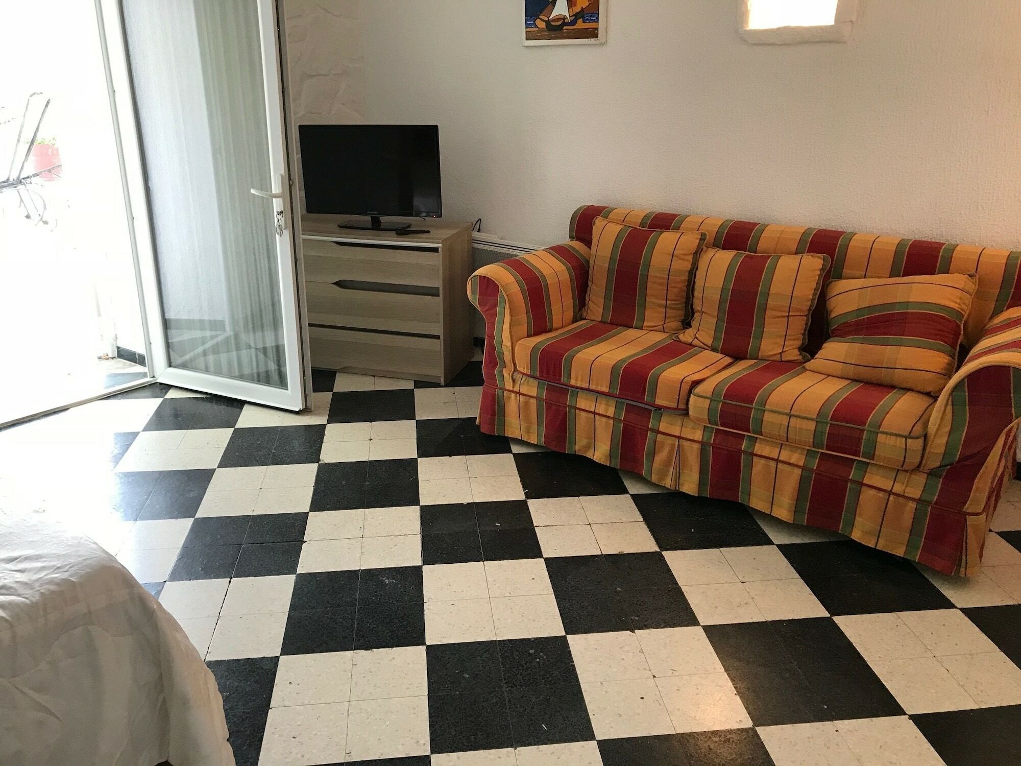 Auberge Des Garrigues Nîmes Zewnętrze zdjęcie