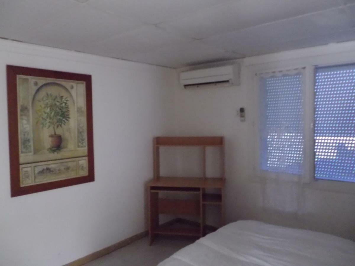 Auberge Des Garrigues Nîmes Zewnętrze zdjęcie