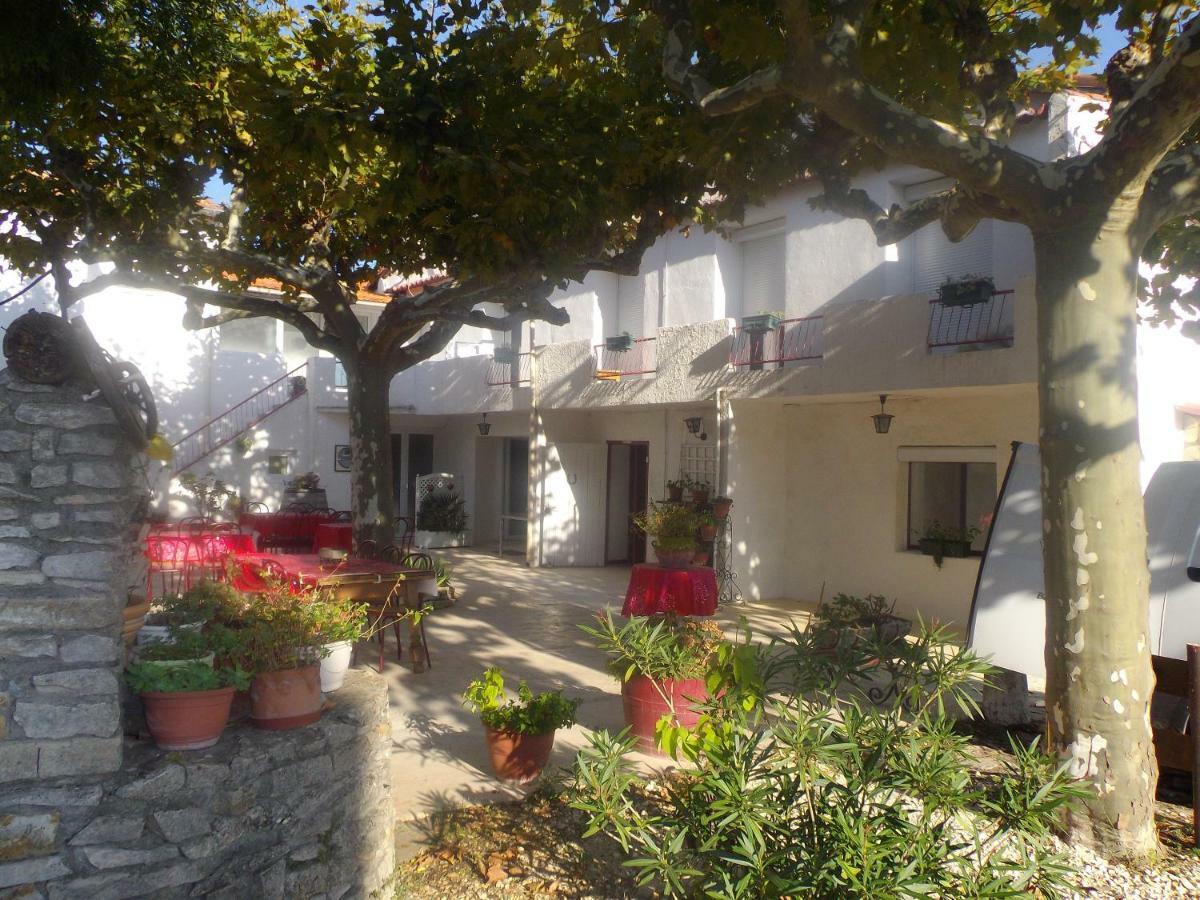 Auberge Des Garrigues Nîmes Zewnętrze zdjęcie