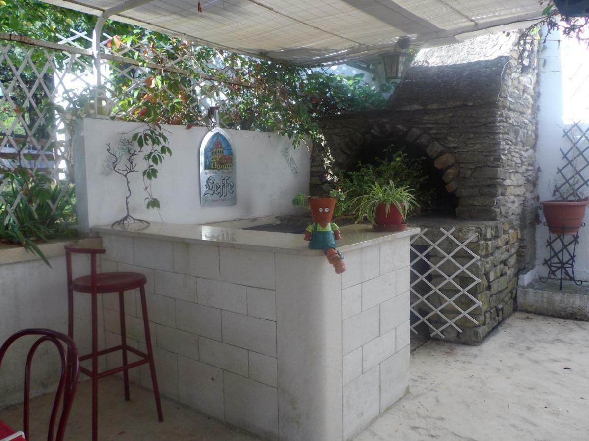 Auberge Des Garrigues Nîmes Zewnętrze zdjęcie