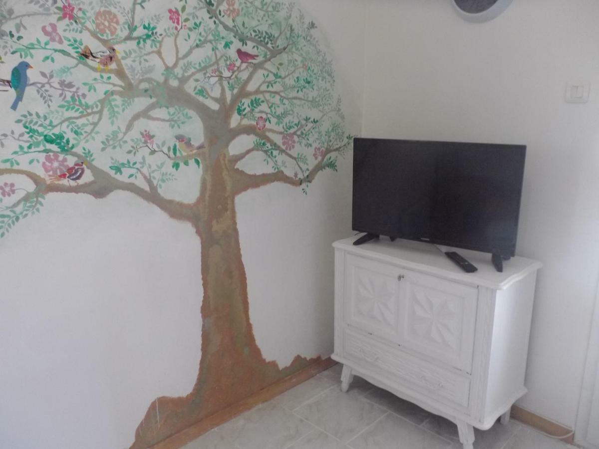 Auberge Des Garrigues Nîmes Zewnętrze zdjęcie