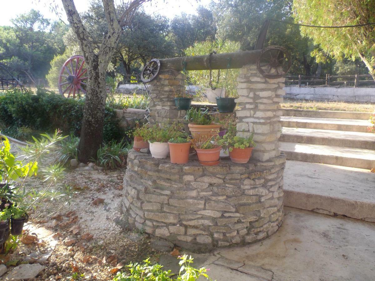Auberge Des Garrigues Nîmes Zewnętrze zdjęcie